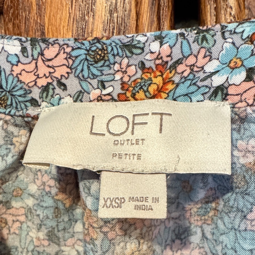 Loft Floral Print Women's Top - Picture 2 of 6